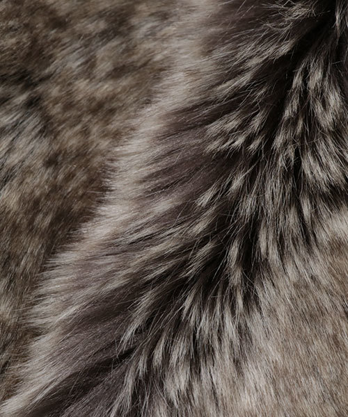 CLANE（クラネ）の「FUR MUFFLER（マフラー・レディース・ブラック/グレー・FREE）」の3枚目の写真