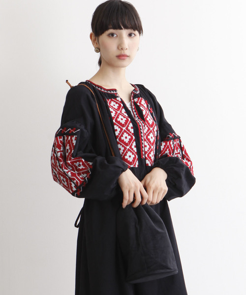 MERLOT（メルロー）の「コーデュロイ巾着バッグ2446（ハンドバッグ・レディース・ブラック/ベージュ/ピンク・FREE）」の2枚目の写真