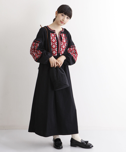 MERLOT（メルロー）の「コーデュロイ巾着バッグ2446（ハンドバッグ・レディース・ブラック/ベージュ/ピンク・FREE）」の4枚目の写真