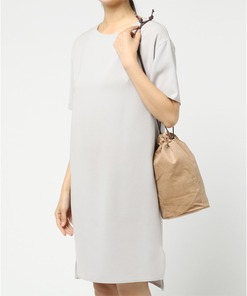 MERLOT（メルロー）の「コーデュロイ巾着バッグ2446（ハンドバッグ・レディース・ブラック/ベージュ/ピンク・FREE）」の8枚目の写真