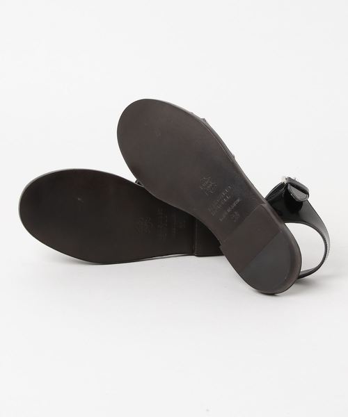 MARGARET HOWELL(マーガレットハウエル)の「CROSS LEATHER SANDAL(サンダル・レディース・ホワイト/ブラック・23/24/25)」の3枚目の写真