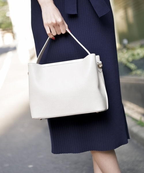 Andemiu（アンデミュウ）の「クチモトカナグ２ＷＡＹショルダーバッグ784963（ショルダーバッグ・レディース・ネイビー/ピンク/オフホワイト・FREE）」の2枚目の写真