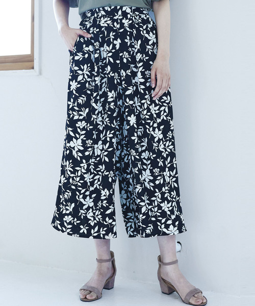 AMERICAN HOLIC（アメリカンホリック）の「・12colタックワイドガウチョパンツ（その他パンツ・レディース・ブラック系その他/アイボリー/モカ/ストライプ/その他14/グリーン/キャメル/ドット/ブルー/ブラック/イエロー・L/M）」の4枚目の写真