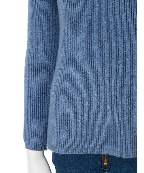 fifth(フィフス)の「バックロングタートルカラーニット(ニット/セーター・レディース・ブルー/ホワイト/グレー/イエロー/ボルドー/ベージュ/ブラウン/ブラック・MEDIUM)」の19枚目の写真