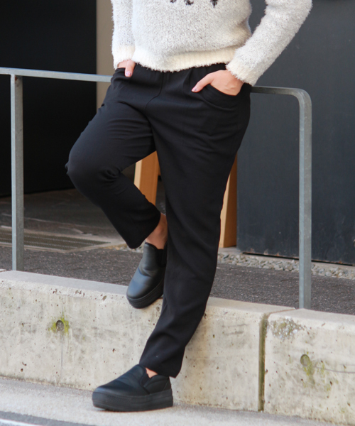 WEGO（ウィゴー）の「WEGO/ハイウエストタックパンツ（その他パンツ・レディース・ブラック/ダークグリーン/ブルー/ネイビー・FREE）」の2枚目の写真