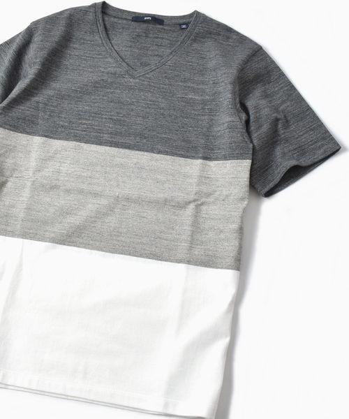 SHIPS(シップス)の「SC: MADE IN JAPAN ワイドボーダー Vネック Tシャツ 19SS(Tシャツ/カットソー・メンズ・チャコールグレー/ライトブルー/ネイビー/ブラウン/レッド/イエロー/コバルトブルー/ダークネイビー・SMALL/MEDIUM/LARGE/X-LARGE)」の2枚目の写真