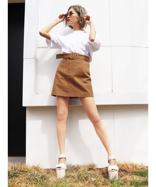 EMODA（エモダ）の「ベルトボックスミニスカート（スカート・レディース・ブラック/ホワイト/キャメル・SMALL/MEDIUM）」の8枚目の写真