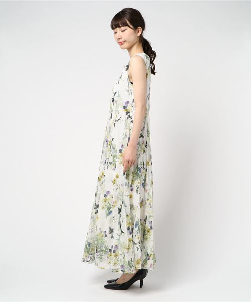 TEVALT（ヴァレット）の「ボタニカルプリント マキシ丈ワンピース 