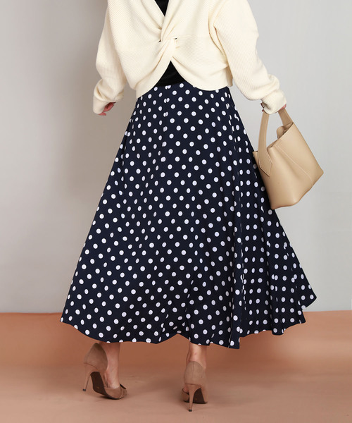 Leja(レジャ)の「【ZOZO限定色登場】マーメイドスカート ロング 足長効果 ハイウエスト(スカート・レディース・ベージュ/ブラック/アイボリー/ブラック×ホワイト/レオパード/ネイビー/ブラウン/マルチ/ドット/ライトブルー/ライトベージュ/ライトブラウン/イエロー/ブルー/グリーン/パープル/ブラック系その他/ダークブラウン系/ベージュ系・FREE/SMALL)」の13枚目の写真