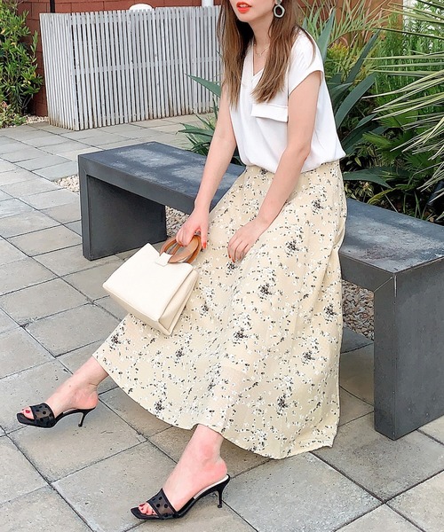 Leja(レジャ)の「【ZOZO限定色登場】マーメイドスカート ロング 足長効果 ハイウエスト(スカート・レディース・ベージュ/ブラック/アイボリー/ブラック×ホワイト/レオパード/ネイビー/ブラウン/マルチ/ドット/ライトブルー/ライトベージュ/ライトブラウン/イエロー/ブルー/グリーン/パープル/ブラック系その他/ダークブラウン系/ベージュ系・FREE/SMALL)」の16枚目の写真