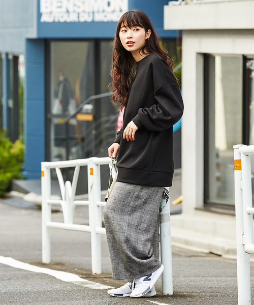 GeeRA(ジーラ)の「袖タックボリュームスウェット(スウェット・レディース・モカ/ブラック・X-LARGE/MEDIUM/LARGE)」の5枚目の写真