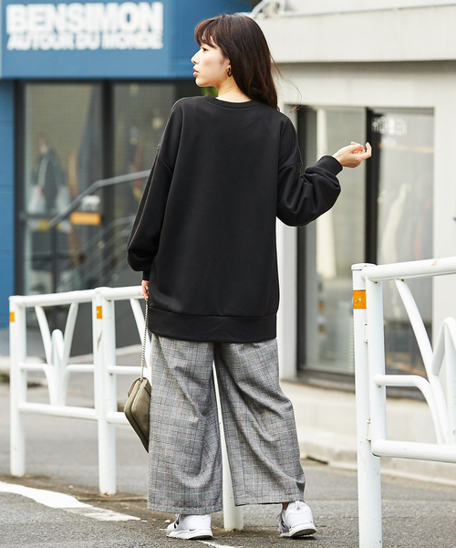 GeeRA(ジーラ)の「袖タックボリュームスウェット(スウェット・レディース・モカ/ブラック・X-LARGE/MEDIUM/LARGE)」の7枚目の写真