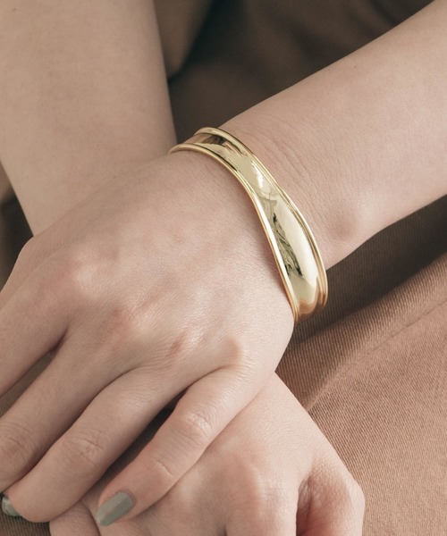 SMELLY(スメリー)の「ナミナミメタルバングル(バングル/リストバンド・レディース・ゴールド・-)」の4枚目の写真