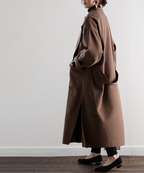 classicalelf(クラシカルエルフ)の「上品さを格上げ。ベルト付テーラードチェスターコート(チェスターコート・レディース・ブラック/ブラウン/グレー/アイボリー/キャメル/ブルー/ベージュ・MEDIUM/LARGE/X-LARGE/SMALL)」の20枚目の写真