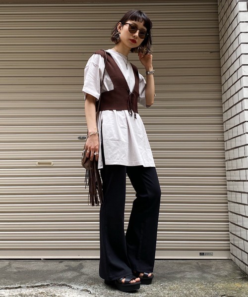 PAGEBOY（ページボーイ）の「2WAYレースアップビスチェ（ベスト・レディース・ブラック/ダークブラウン/グレイッシュベージュ・FREE）」の11枚目の写真