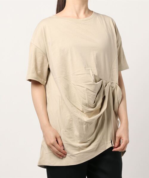 AMERICAN HOLIC(アメリカンホリック)の「フロントねじりカットプルオーバー *(Tシャツ/カットソー・レディース・ブラック/ブラウン/オフホワイト/ライトベージュ・M/L)」の7枚目の写真