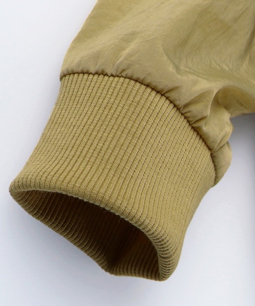 BRANSHES（ブランシェス）の「配色切替えナイロンジャケット（ナイロンジャケット・キッズ・グレー/ベージュ・100cm/90cm/120cm/110cm/150cm/130cm/140cm）」の8枚目の写真