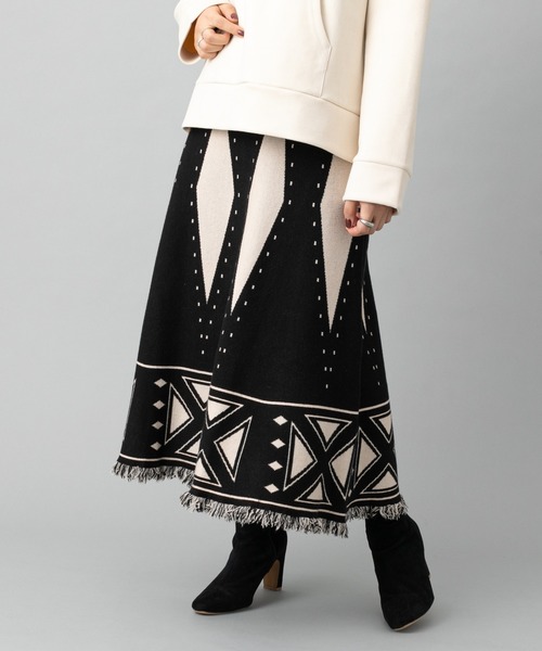 prose verse(プロズヴェール)の「パネル幾何柄フリンジニットスカート(スカート・レディース・アイボリー/ブラウン/ブラック・フリ-)」の7枚目の写真