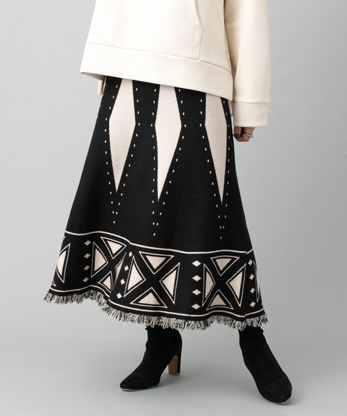 prose verse(プロズヴェール)の「パネル幾何柄フリンジニットスカート(スカート・レディース・アイボリー/ブラウン/ブラック・フリ-)」の9枚目の写真