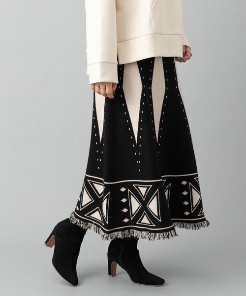 prose verse(プロズヴェール)の「パネル幾何柄フリンジニットスカート(スカート・レディース・アイボリー/ブラウン/ブラック・フリ-)」の10枚目の写真