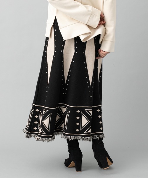 prose verse(プロズヴェール)の「パネル幾何柄フリンジニットスカート(スカート・レディース・アイボリー/ブラウン/ブラック・フリ-)」の11枚目の写真