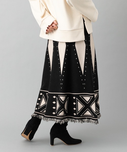 prose verse(プロズヴェール)の「パネル幾何柄フリンジニットスカート(スカート・レディース・アイボリー/ブラウン/ブラック・フリ-)」の12枚目の写真