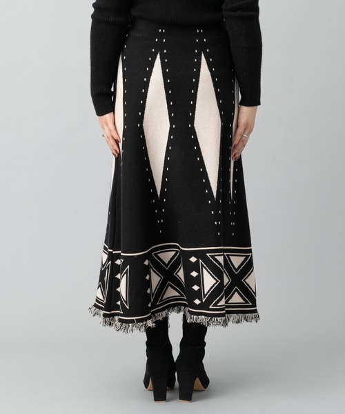 prose verse(プロズヴェール)の「パネル幾何柄フリンジニットスカート(スカート・レディース・アイボリー/ブラウン/ブラック・フリ-)」の15枚目の写真