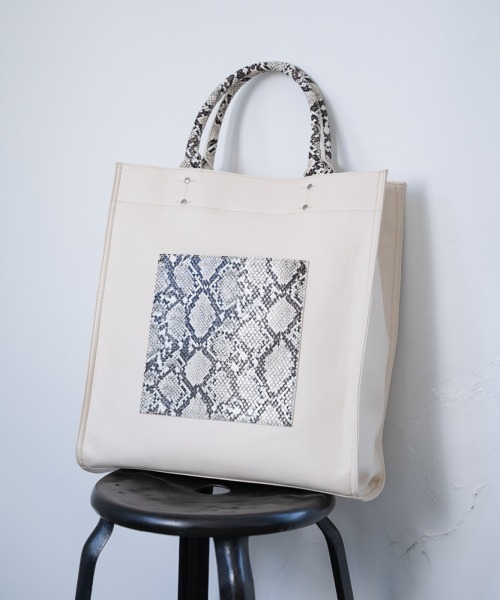 PAGEBOY（ページボーイ）の「トリップトートバッグ（トートバッグ・レディース・ブラック/アイボリー・FREE）」の2枚目の写真