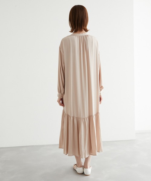ROPE' PICNIC（ロペピクニック）の「ローウエスト切替サテンシャツワンピース（シャツワンピース・レディース・グレー系その他/ベージュ/サックスブルー・38）」の12枚目の写真