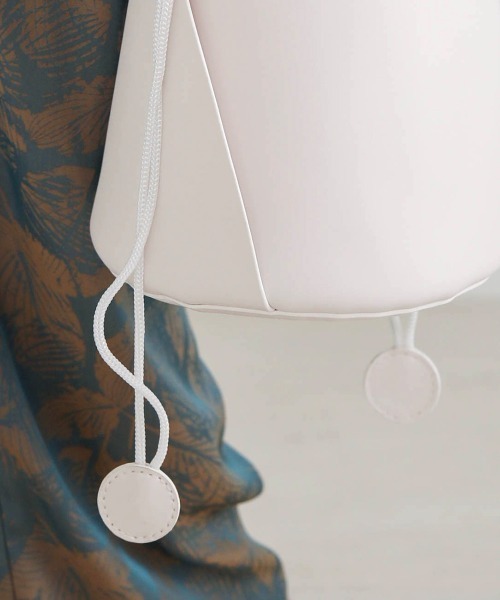 Bou Jeloud（ブージュルード）の「ラウンドカット2wayバッグ（ショルダーバッグ・レディース・ブラック/ブルー/ベージュ/ホワイト・ONE SIZE/ONESIZE）」の5枚目の写真