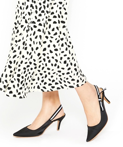 Miminy Piminy（ミミニー ピミニー）の「MiminyPiminy(ミミニー ピミニー) バックストラップのポインテッドトゥパンプス（パンプス・レディース・ベージュ系その他/ブラック系その他/シルバー・LL/S/M/L）」の18枚目の写真