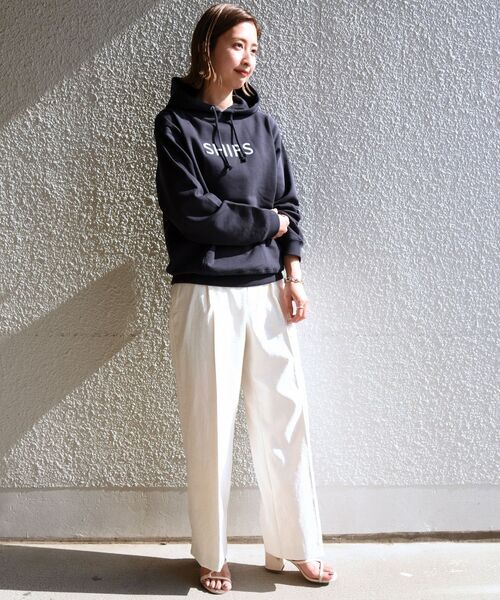 SHIPS（シップス）の「【WEB限定】SHIPS: SCREEN STARS（Ｒ）ボディ SHIPS ロゴ エンブロイダリー スウェット パーカー（パーカー・メンズ・ネイビー/ナチュラル/ブラック/グレー・X-LARGE/SMALL/LARGE/MEDIUM/XX-LARGE）」の18枚目の写真