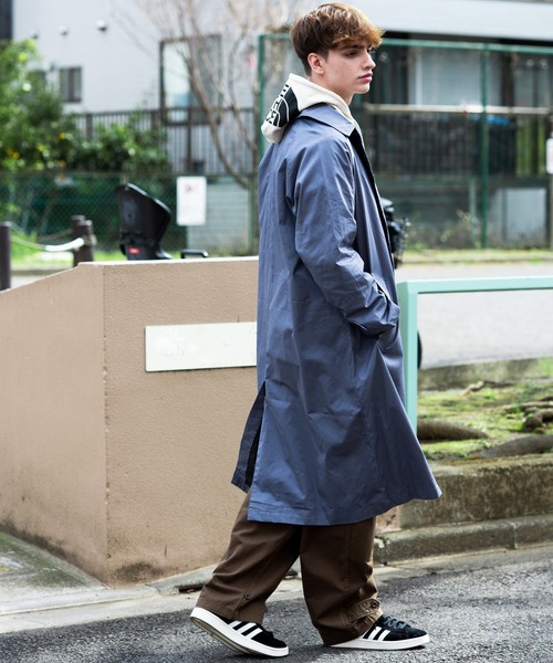 8(eight)(エイト)の「オーバーサイズビッグバルカラーコート(ステンカラーコート・メンズ・ブラック/ブラウン系その他/ブルーグレー/オフホワイト/カーキ/ベージュ・MEDIUM/LARGE)」の19枚目の写真