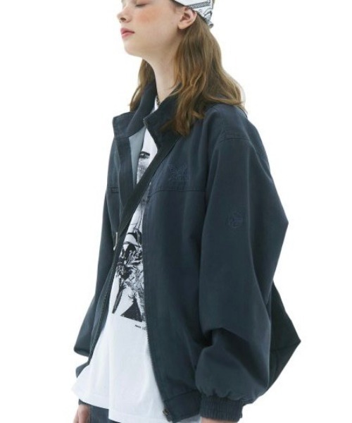 FANCY CLUB（ファンシークラブ）の「【NASTY FANCY CLUB】PIGMENT WINDBREAKER JACKET（ブルゾン・レディース・チャコールグレー/アイボリー・ONE SIZE）」の2枚目の写真