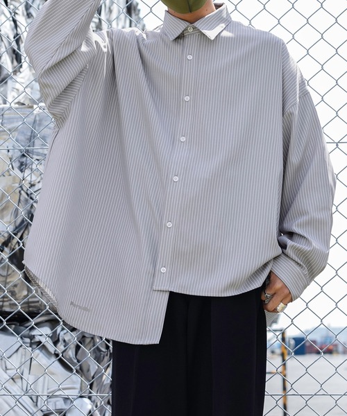 Perushu（ペルーシュ）の「リフレクターロゴストライプアシメシャツ（シャツ/ブラウス・メンズ・ライトグレー/ライトピンク/ホワイト・MEDIUM/LARGE）」の3枚目の写真