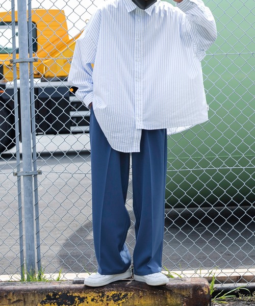 Perushu（ペルーシュ）の「リフレクターロゴストライプアシメシャツ（シャツ/ブラウス・メンズ・ライトグレー/ライトピンク/ホワイト・MEDIUM/LARGE）」の4枚目の写真