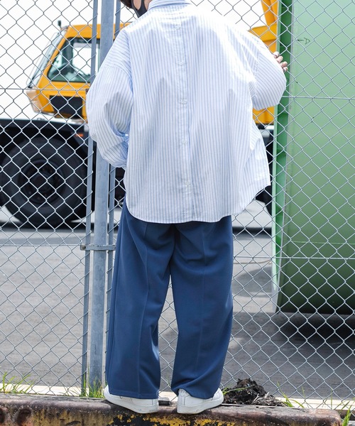 Perushu（ペルーシュ）の「リフレクターロゴストライプアシメシャツ（シャツ/ブラウス・メンズ・ライトグレー/ライトピンク/ホワイト・MEDIUM/LARGE）」の8枚目の写真