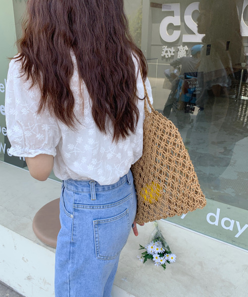 emi+(エミプラス)の「5分袖Vネック花柄刺繍ブラウス(シャツ/ブラウス・レディース・ホワイト/ベージュ/ブルー/ブラック/パープル/ライトグリーン・FREE)」の10枚目の写真