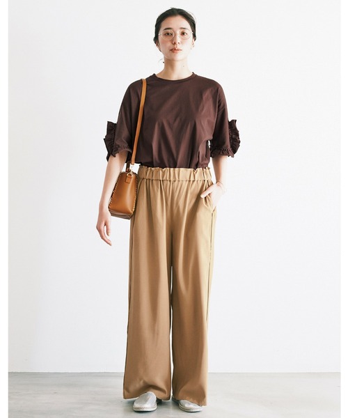 avecmoi（アヴェクモワ）の「【佐藤かなさんプロデュース】 アヴェクモワ　フリル袖トップス〈チョコレートブラウン〉（Tシャツ/カットソー・レディース・ブラウン・MEDIUM/LARGE/X-LARGE/SMALL）」の5枚目の写真