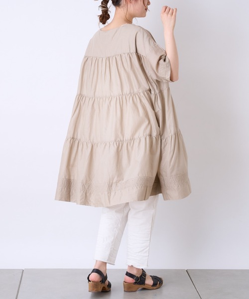 PUAL CE CIN（ピュアルセシン）の「80ボイルコットン ティア―ドワンピース／チュニック（ワンピース・レディース・ホワイト/ブラック/ベージュ・FREE）」の19枚目の写真