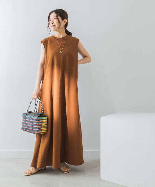 URBAN RESEARCH（アーバンリサーチ）の「UR TECH(UVカット)+抗菌 機能付 タックテントワンピース（ワンピース・レディース・ブラウン系その他/ブラック・FREE）」の17枚目の写真