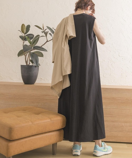 URBAN RESEARCH（アーバンリサーチ）の「UR TECH(UVカット)+抗菌 機能付 タックテントワンピース（ワンピース・レディース・ブラウン系その他/ブラック・FREE）」の7枚目の写真