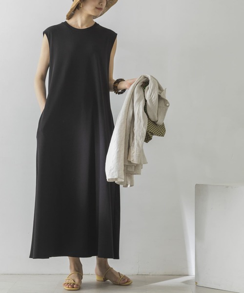 URBAN RESEARCH（アーバンリサーチ）の「UR TECH(UVカット)+抗菌 機能付 タックテントワンピース（ワンピース・レディース・ブラウン系その他/ブラック・FREE）」の11枚目の写真