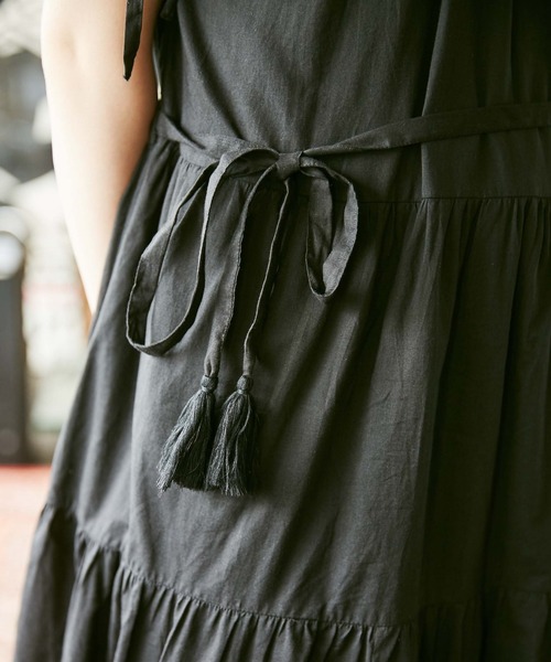 WEGO（ウィゴー）の「WEGO/【ZOZOTOWN＆一部店限定】フリルネックティアードワンピース（ワンピース・レディース・ライトグレー/ブラック/ベージュ/スミクロ・FREE）」の6枚目の写真