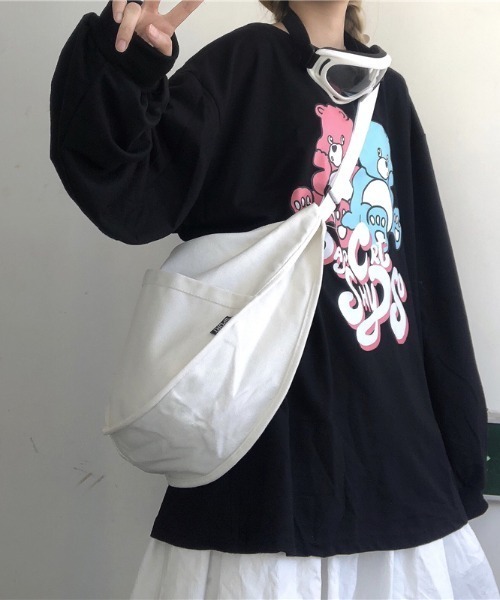 yuue' ( wear )（ユーイ）の「ビッグシルエット メッセンジャーショルダーバッグ（ショルダーバッグ・レディース・ホワイト/ブラック・FREE）」の5枚目の写真