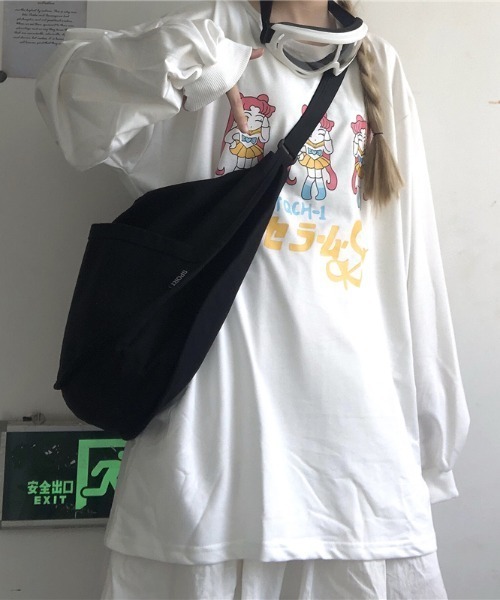 yuue' ( wear )（ユーイ）の「ビッグシルエット メッセンジャーショルダーバッグ（ショルダーバッグ・レディース・ホワイト/ブラック・FREE）」の6枚目の写真