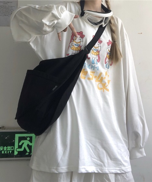 yuue' ( wear )（ユーイ）の「ビッグシルエット メッセンジャーショルダーバッグ（ショルダーバッグ・レディース・ホワイト/ブラック・FREE）」の7枚目の写真