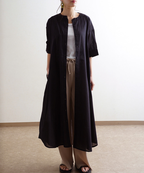 Fizz(フィズ)の「【Fizz/フィズ】 コットンボイル バンドカラー ロングシャツワンピース(シャツワンピース・レディース・ライトベージュ/ブラック/オフホワイト/ブルー・M)」の3枚目の写真