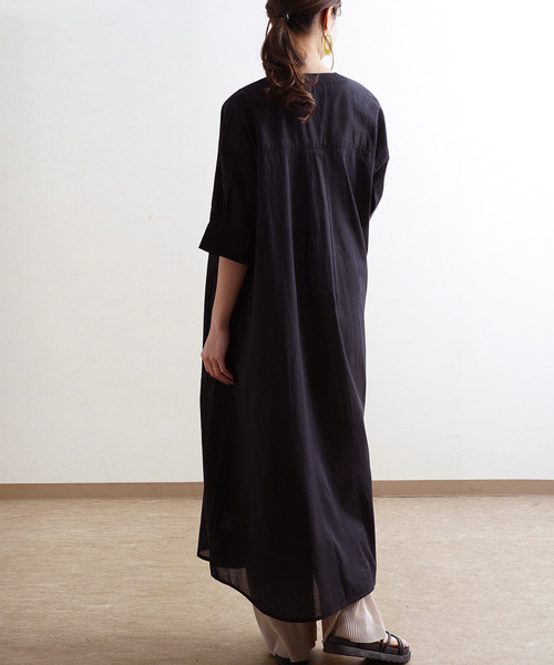 Fizz(フィズ)の「【Fizz/フィズ】 コットンボイル バンドカラー ロングシャツワンピース(シャツワンピース・レディース・ライトベージュ/ブラック/オフホワイト/ブルー・M)」の6枚目の写真