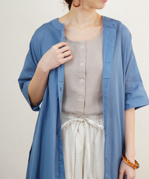 Fizz(フィズ)の「【Fizz/フィズ】 コットンボイル バンドカラー ロングシャツワンピース(シャツワンピース・レディース・ライトベージュ/ブラック/オフホワイト/ブルー・M)」の21枚目の写真
